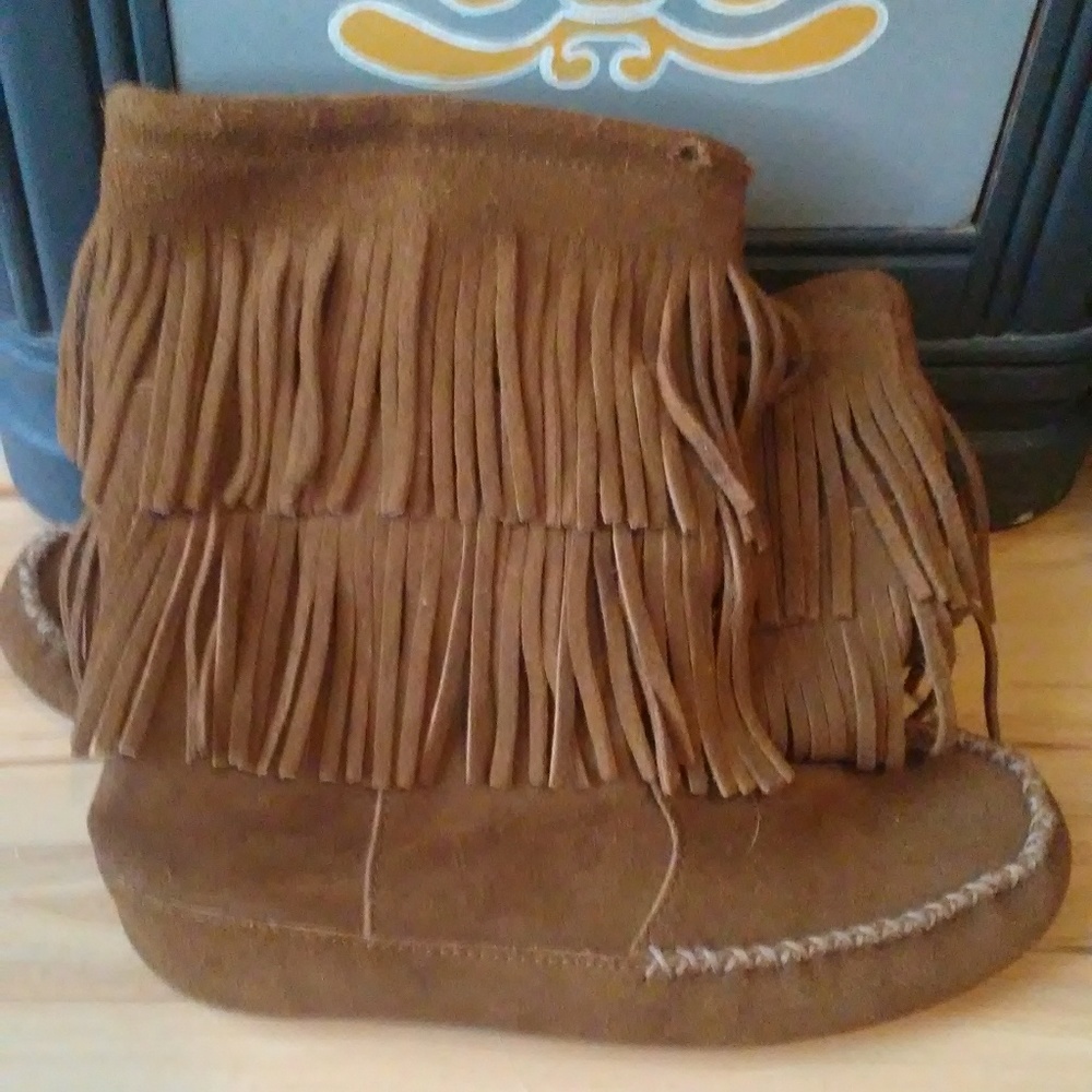 Minnetonka Size 6